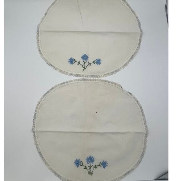 Vintage Set of 4 Ivory Ladies Handkerchiefs With Blue Embroidery Flower Crochet - Picture 8 of 11